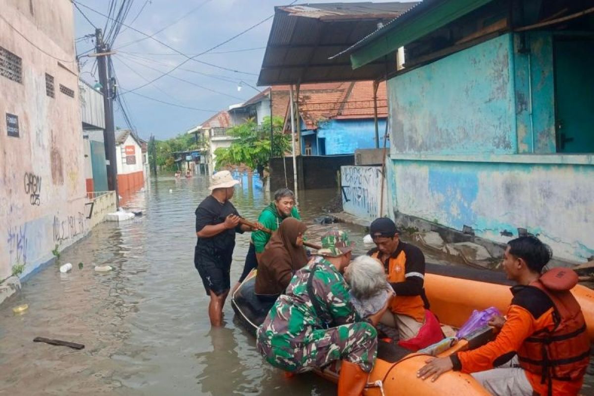 Central Java BPBD prioritises evacuation in handling Solo flood