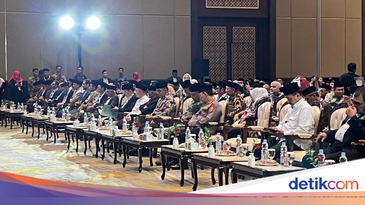 Police Chief and TNI Commander Attend MUI-Islamic Organisations' Halal Bihalal