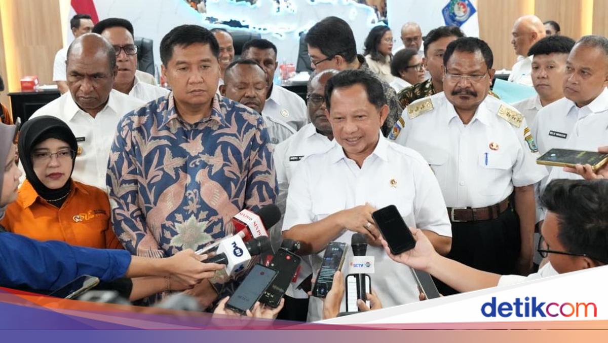 Home Affairs Minister Praises Housing Renovation Programme in Papua Region