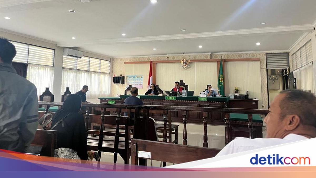 Two Residents Fined Rp 100,000 for Littering in Badung