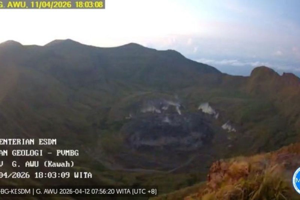 ESDM: Mount Awu seismicity dominated by shallow volcanic earthquakes