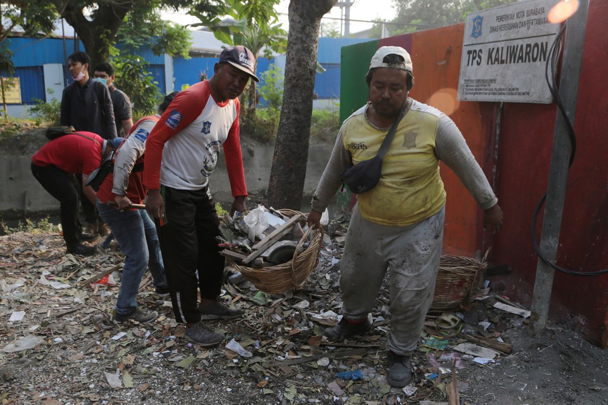 Surabaya City Government Adds 1,800 Waste Bins to Prevent Rubbish Build-Up