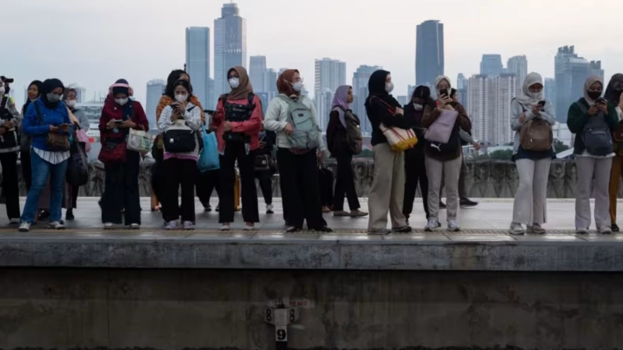 Research Reveals Indonesia's Middle Class Does Not Feel Sufficient with One Job, Here's the Explanation