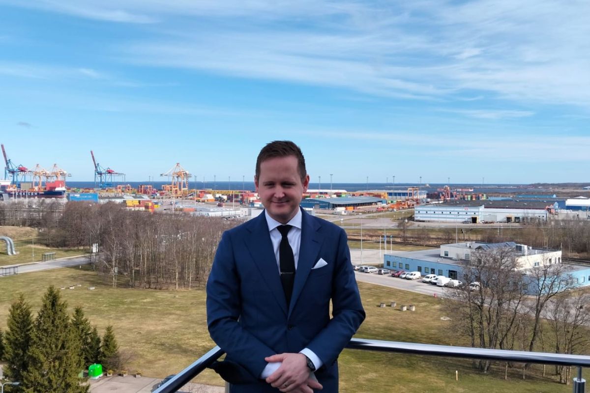 Estonia's Smart Port 4.0: Solution to Reduce Congestion and Logistics Costs in Indonesia
