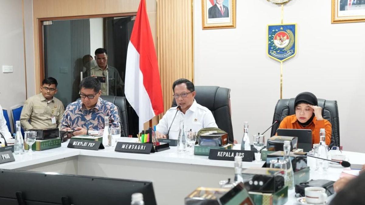 Seven-Day Target: Tito Requests Acceleration of Complete Data Collection for Permanent Housing in Sumatra