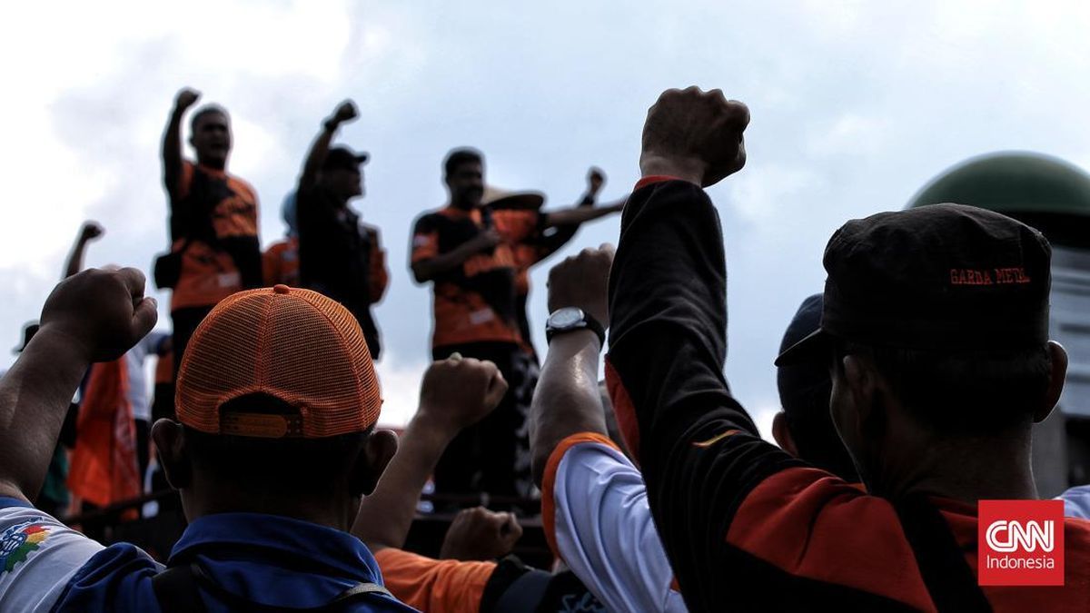 1,948 Personnel Deployed to Secure Labour Demonstration in Front of DPR Today