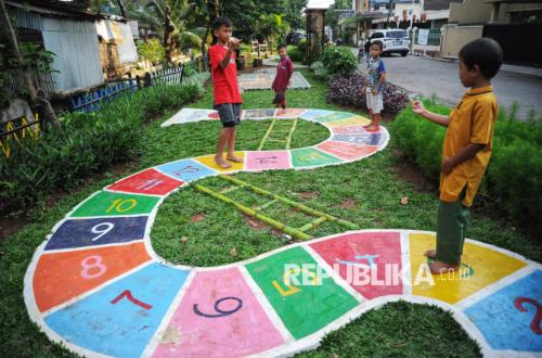 Surabaya's Bold Step to Save Children from the Digital Prison