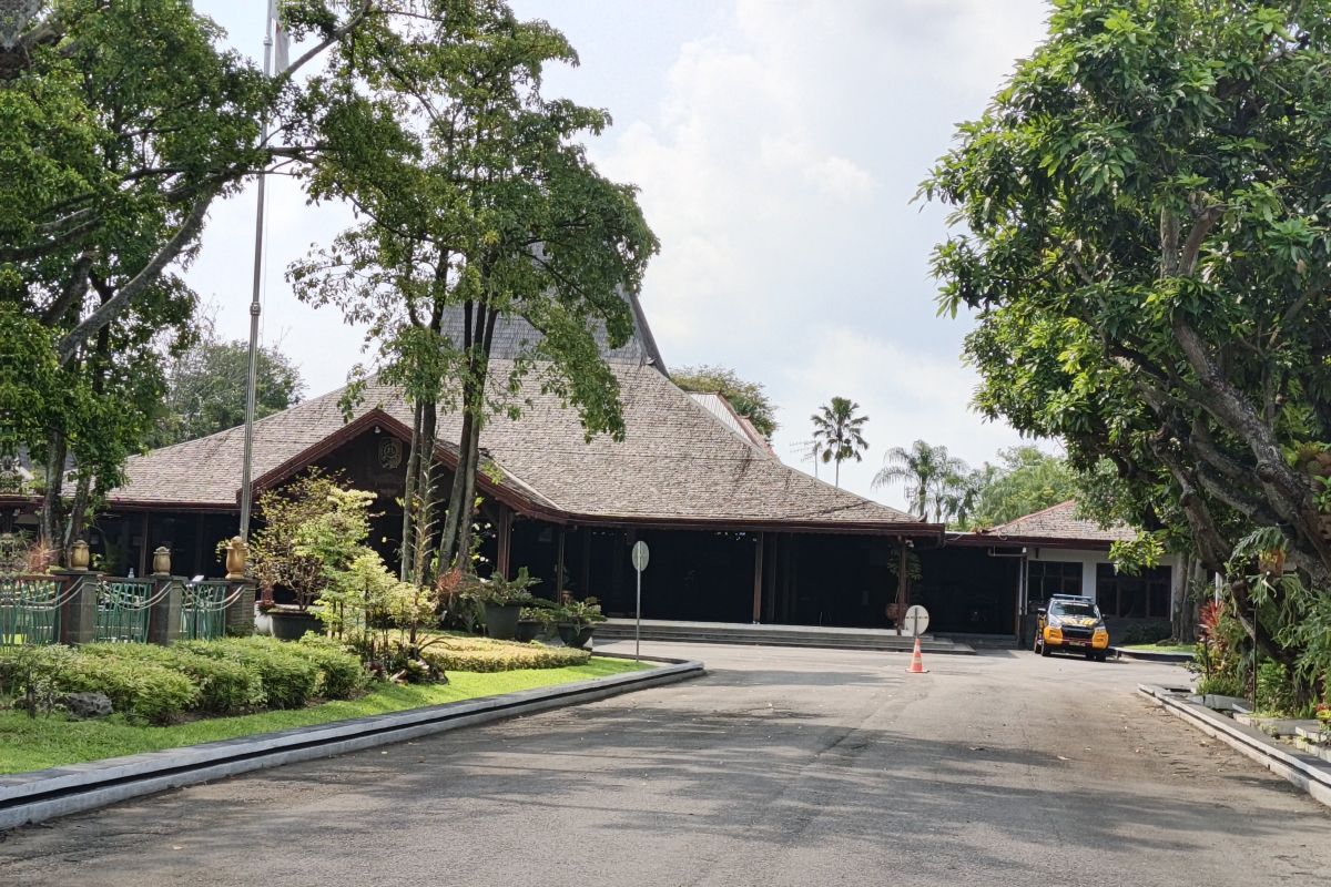 KPK raids regent's residence and several offices in Tulungagung Regency