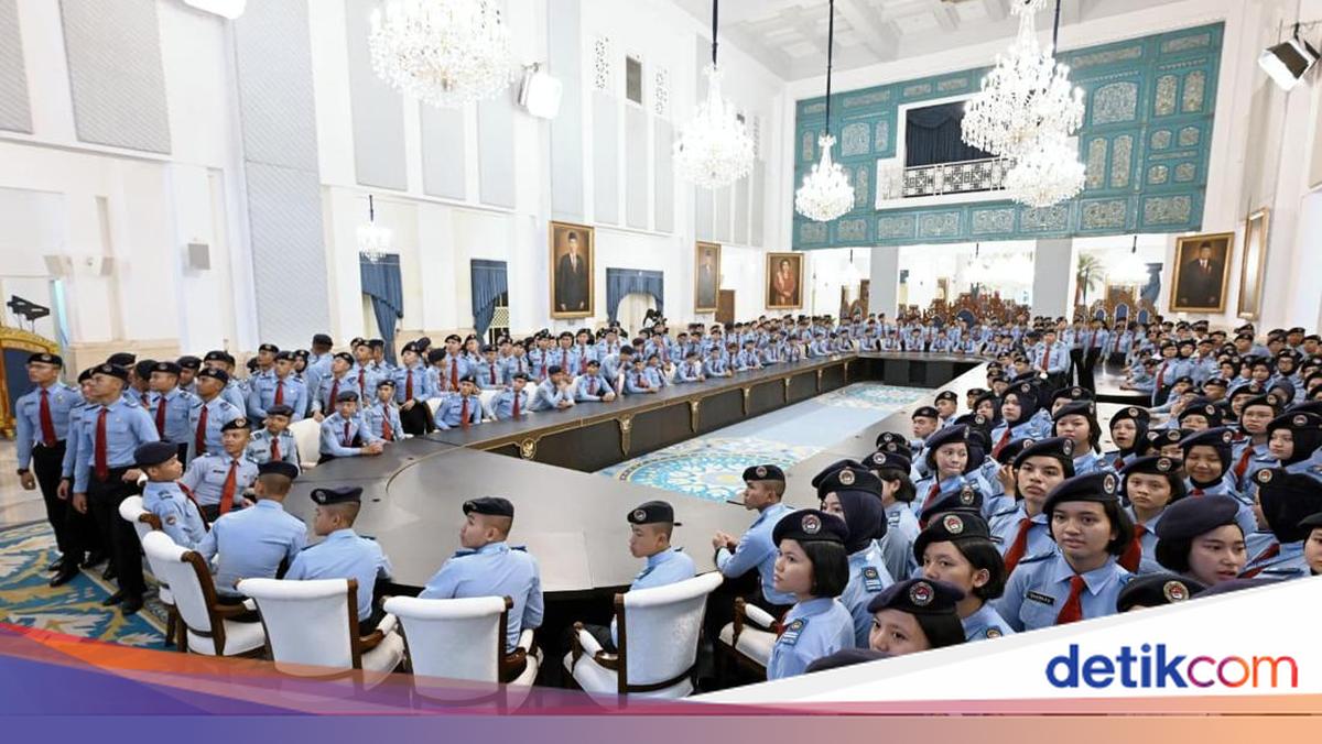 Nusantara Cadet School Students Visit Palace, Receive Briefing from State Secretary and Foreign Minister