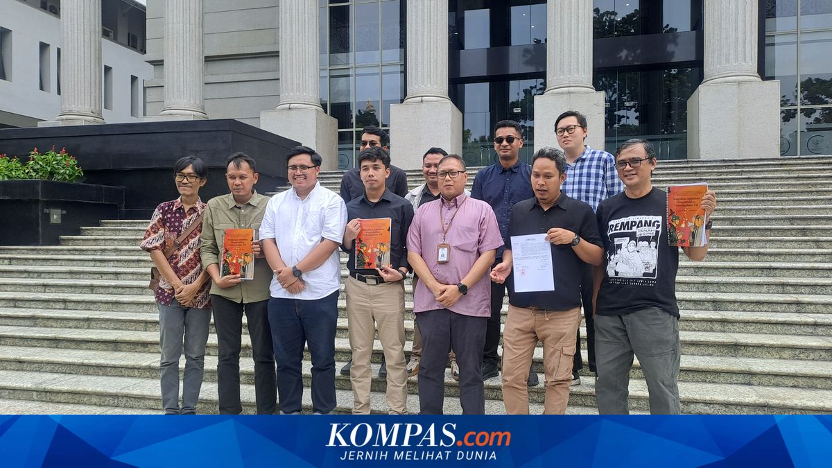 Civil Society Challenges TNI Law at Constitutional Court, Highlighting Dual Function to Military Justice