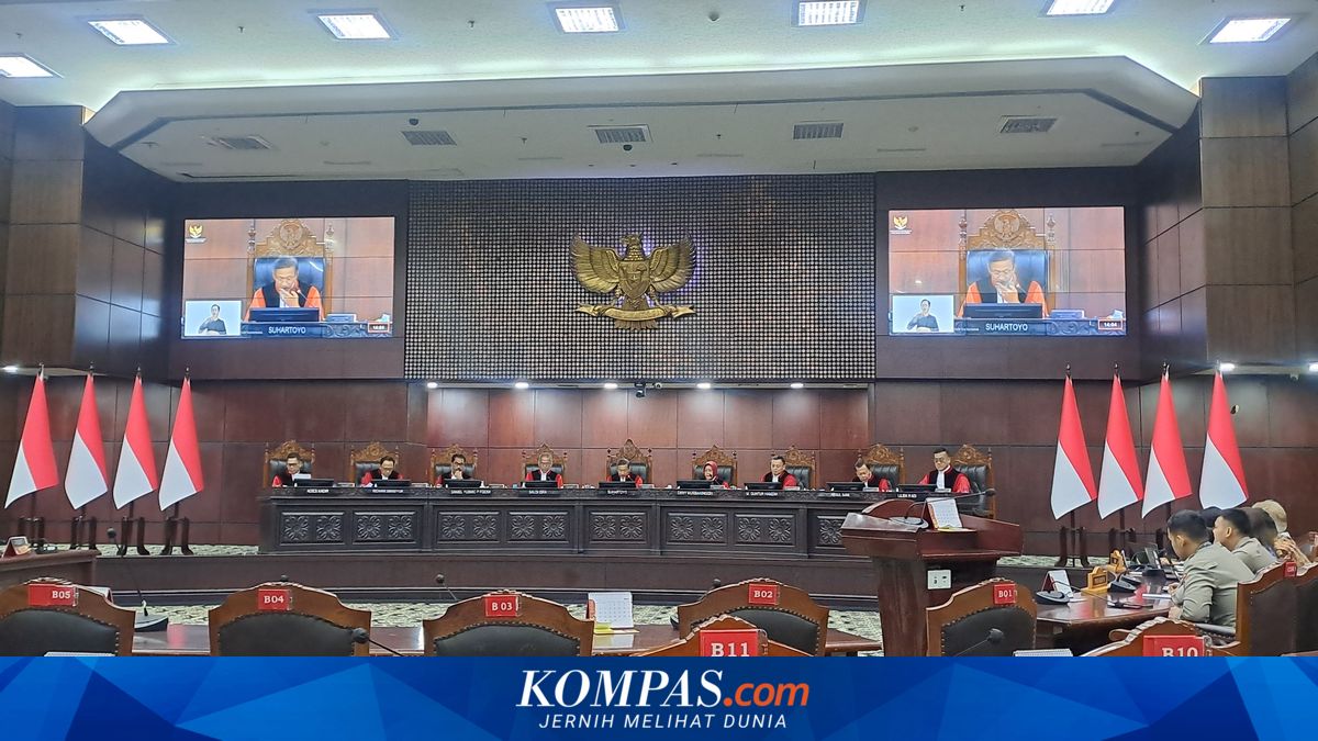 Constitutional Court Dismisses Challenge to Absence of Term Limits for DPR Members Due to Petitioner's Failure to Attend Hearing