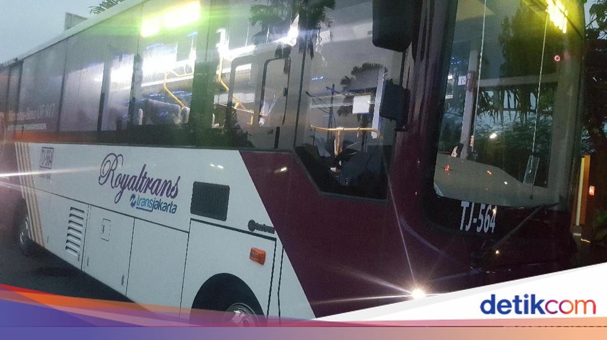Transjakarta Improves Royaltrans Booking System, Allowing Seat Reservations on Site