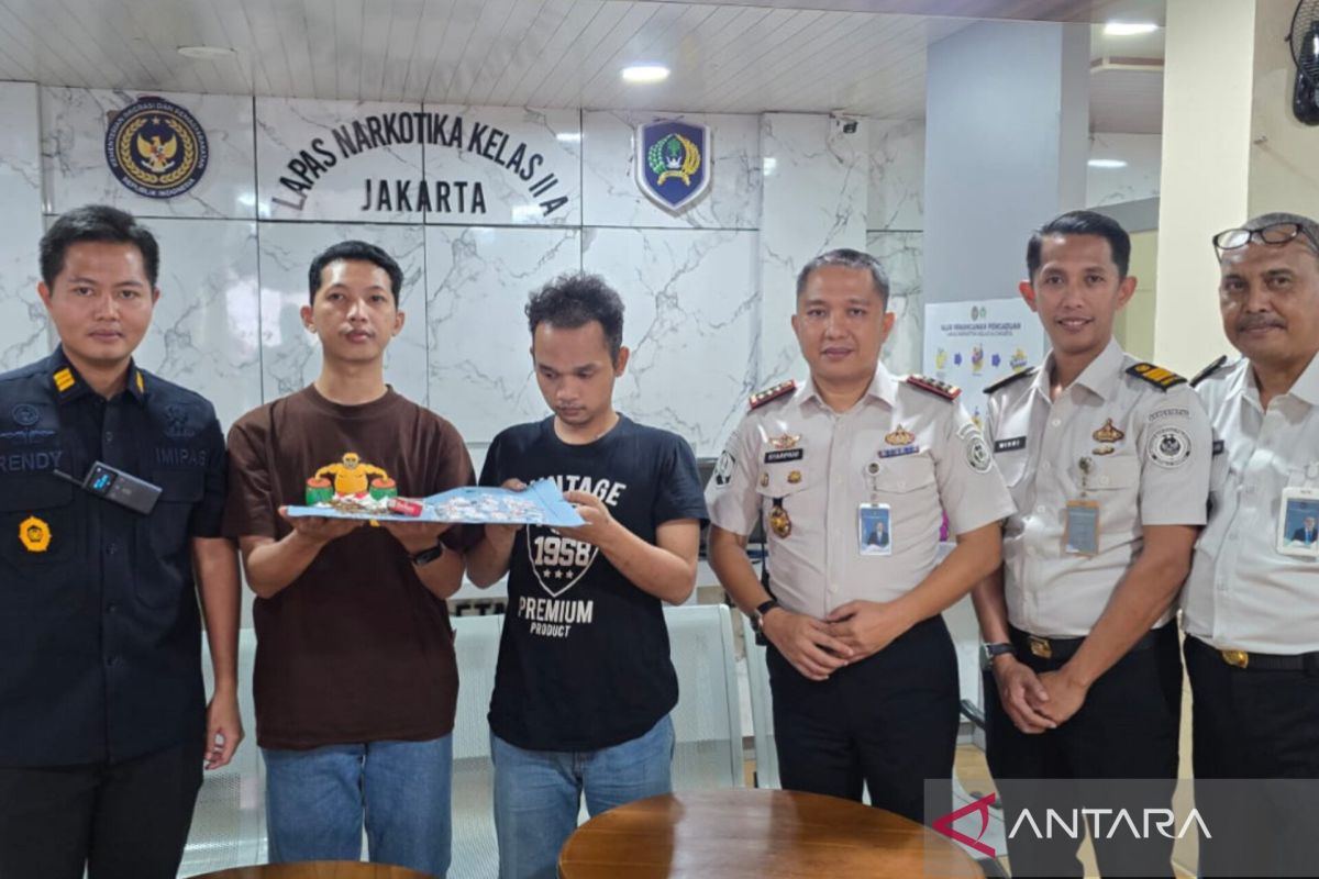 Cipinang Prison Thwarts Smuggling of 24 Drug Packets Hidden in Cigarettes