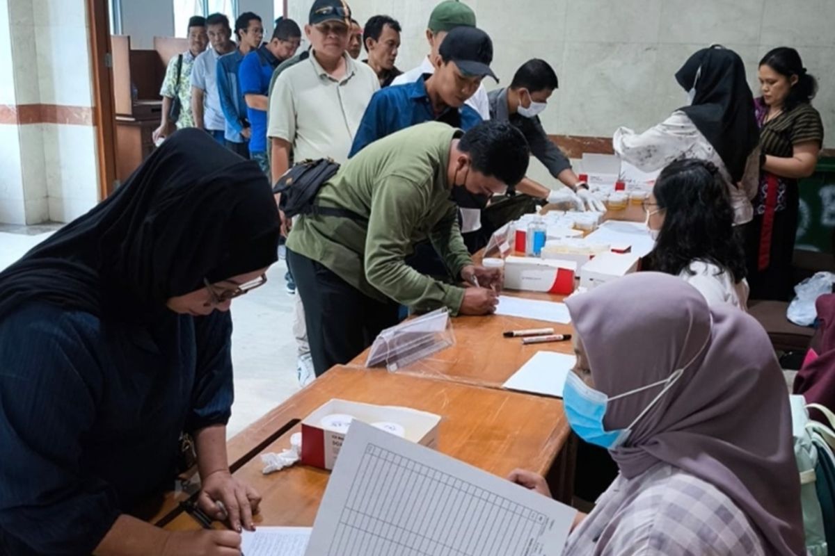West Jakarta conducts drug tests for hundreds of FKDM members
