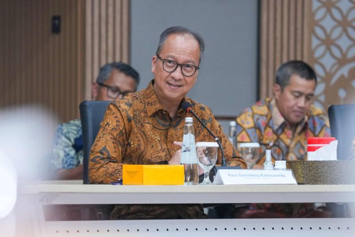 Industry Minister Emphasises Assurance of Plastic Stock Availability from Domestic Industry