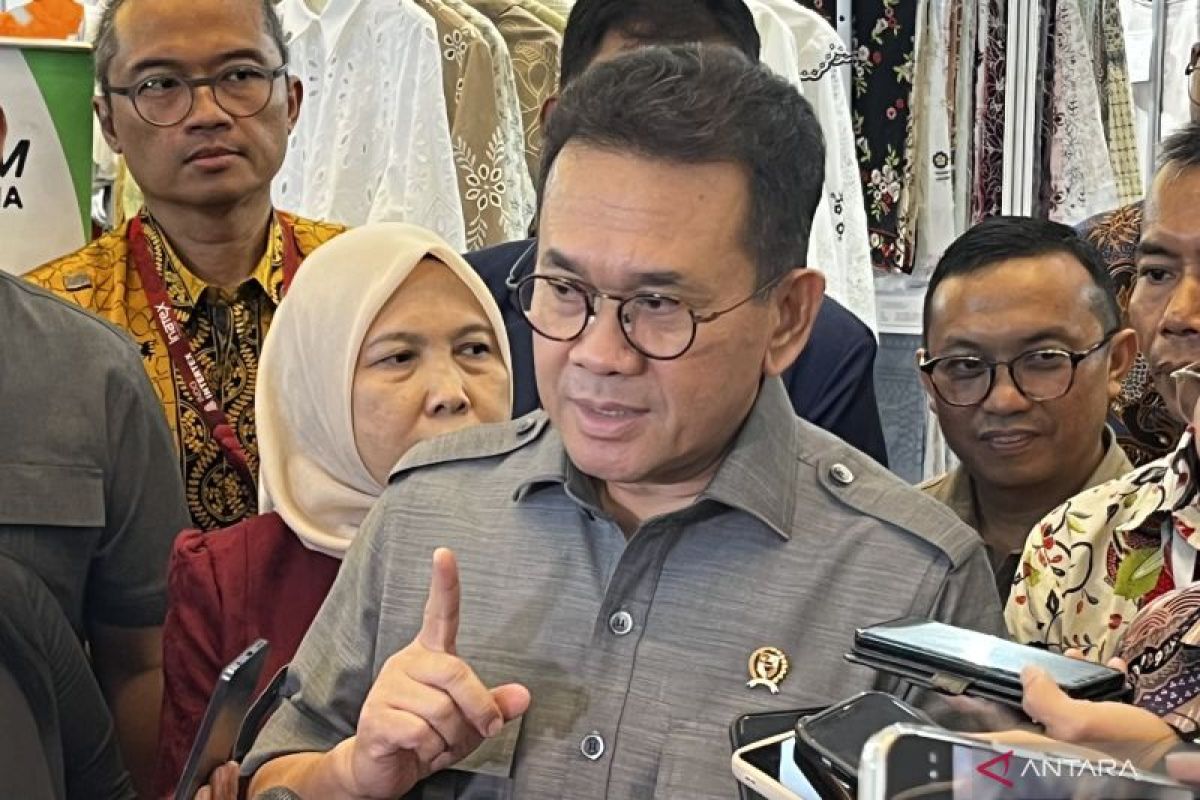 Trade Minister confident in national textile ecosystem's strength against global challenges