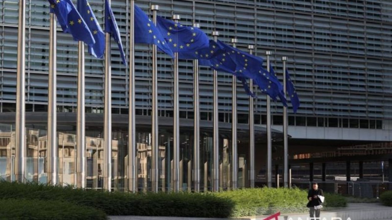 EU Threatens Serbia: Choose Us or Russia