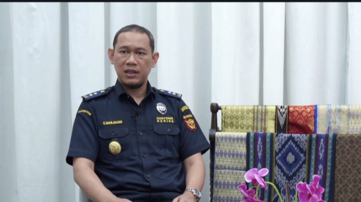 Hajj Pilgrims Carrying Over Rp 100 Million in Cash Must Report to Customs