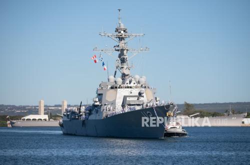 Iranian Tanker Ships Continue to Break Through US Blockade in the Strait of Hormuz