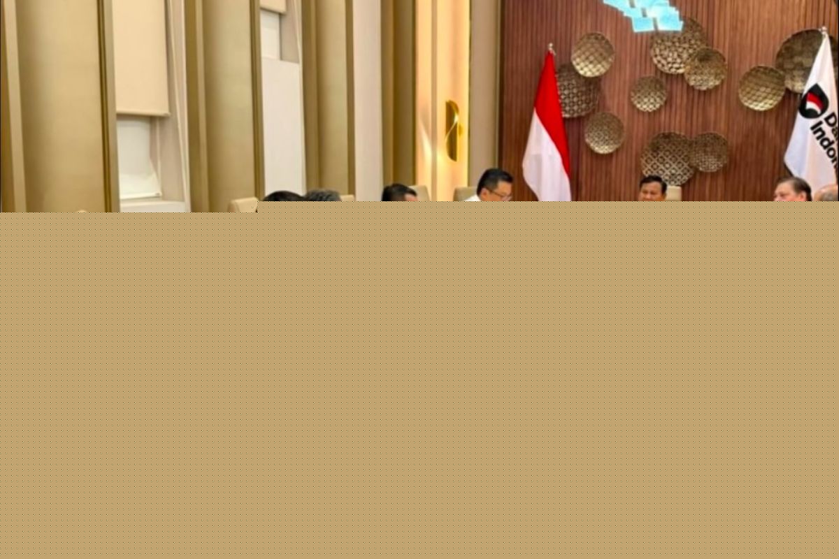 At Wisma Danantara, President Leads Limited Meeting Discussing Downstreaming to WtE