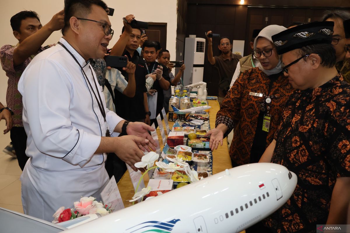 Garuda Indonesia prepares Minangkabau speciality menu for prospective Hajj pilgrims from West Sumatra