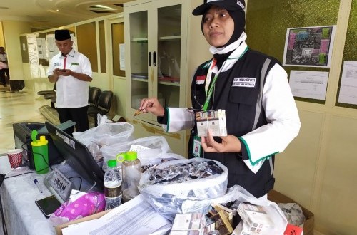 Customs Requires Hajj Pilgrims Bringing Cigarettes to Comply with These Rules