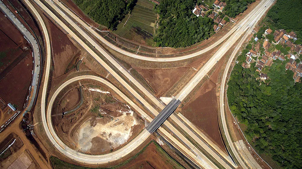 Potential of New Toll Roads and the Dilemma of Investment Interest