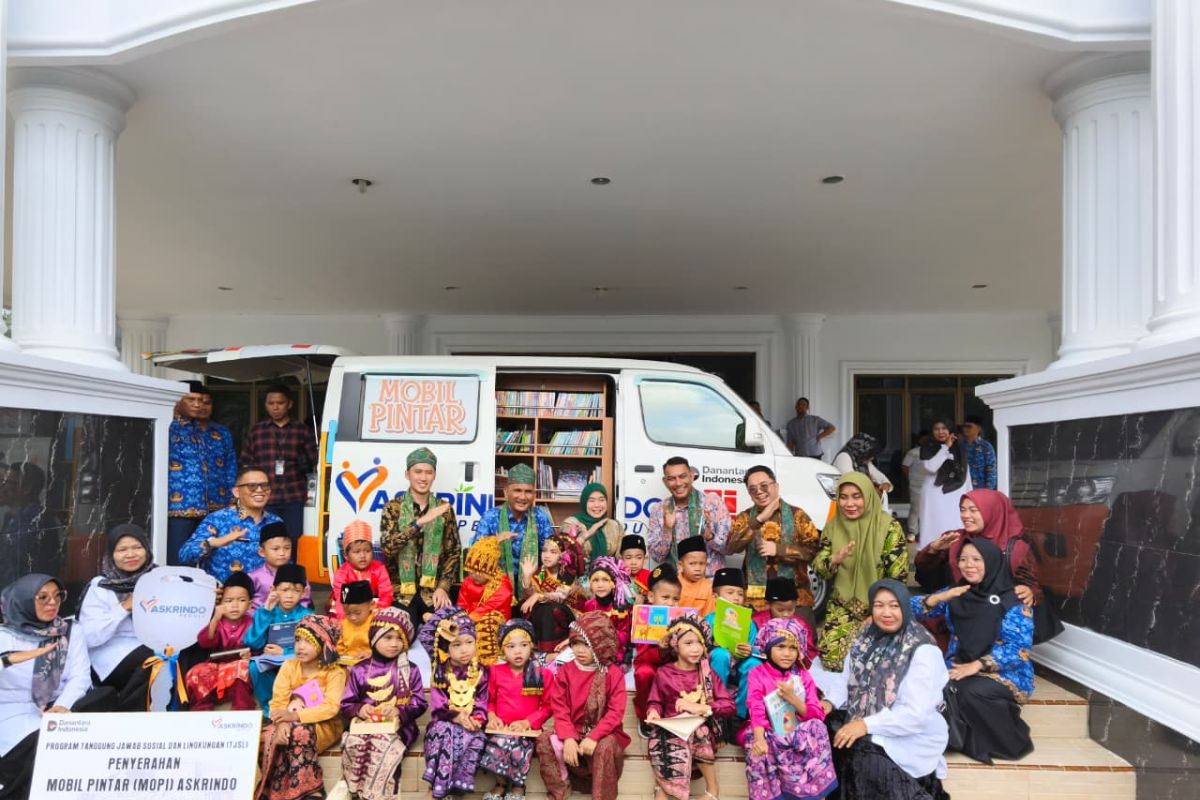 Askrindo Launches Smart Vehicle in Jambi to Support Education Access