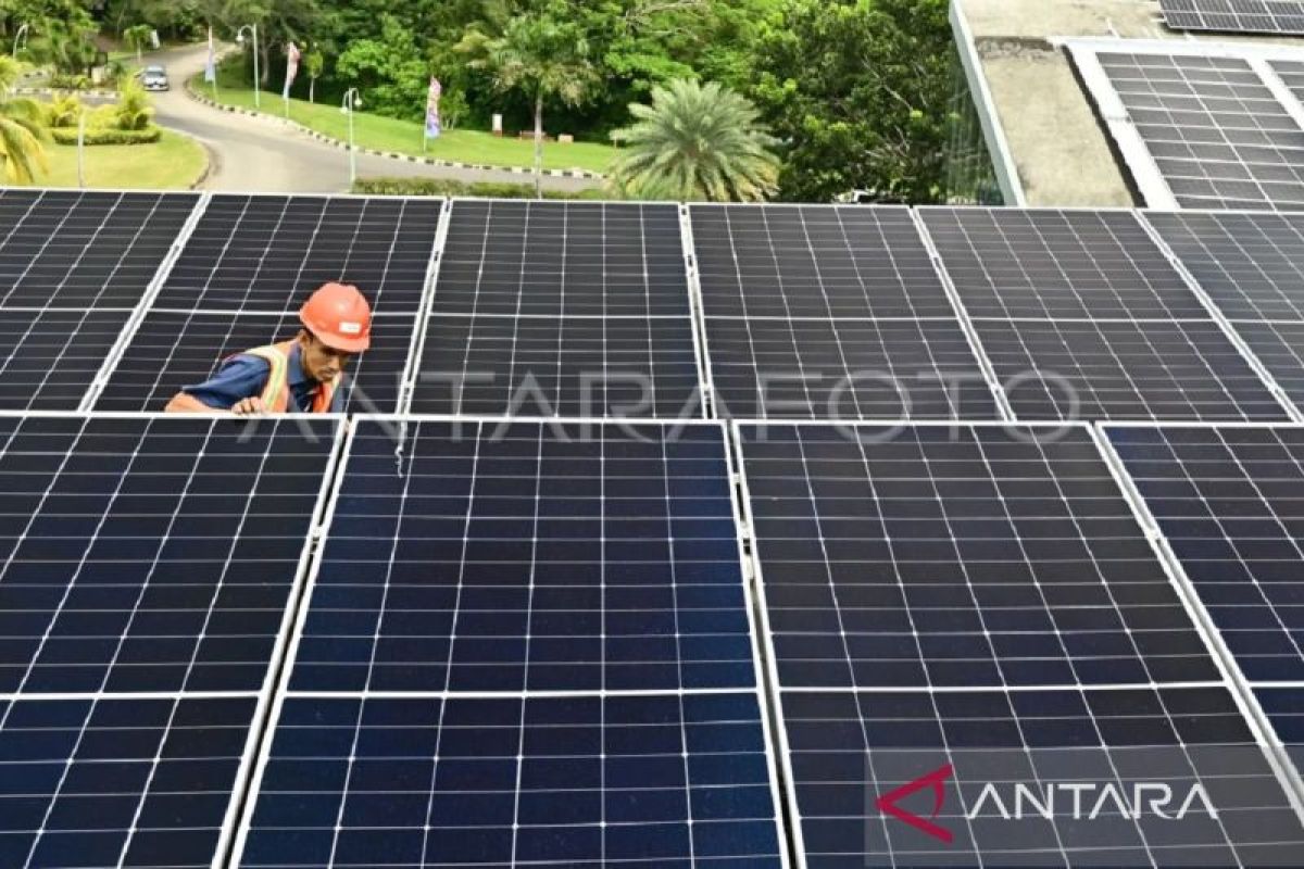 To Reduce Fuel Oil Dependence, DKI Develops Alternative Energy through Solar Panels