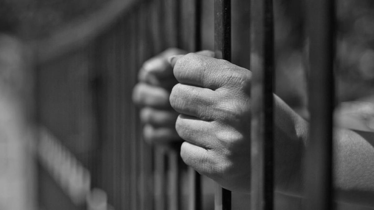 Kendari Detention Centre Chief Suspended Following Corruption Inmate Spotted at Café