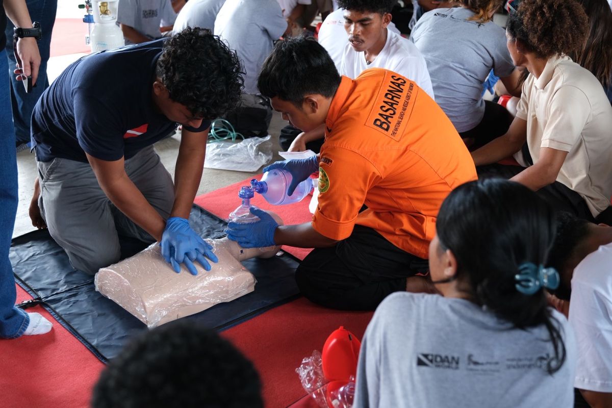 Ministry of Tourism and DAN Enhance Diving Tourism Safety Education in Labuan Bajo