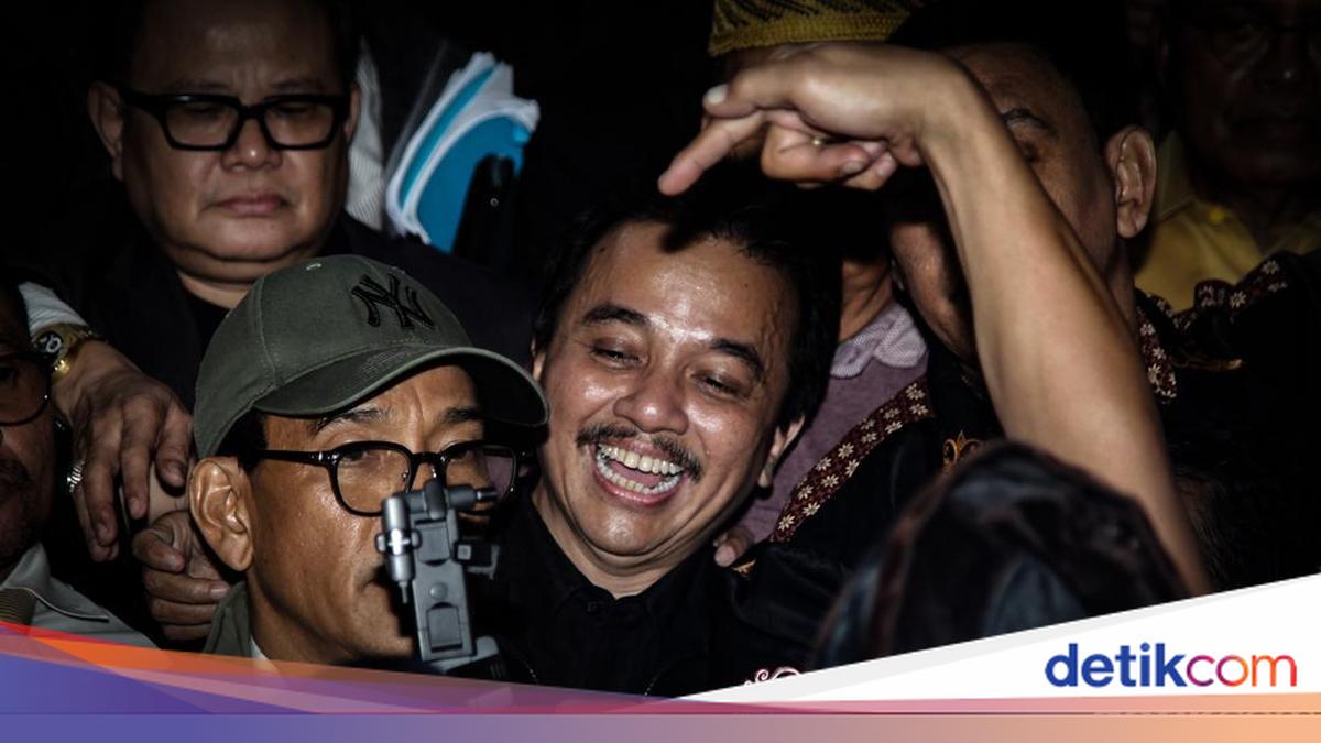 Status of Three Suspects Revoked, Roy Suryo and Others Opt to Proceed in Jokowi Diploma Case
