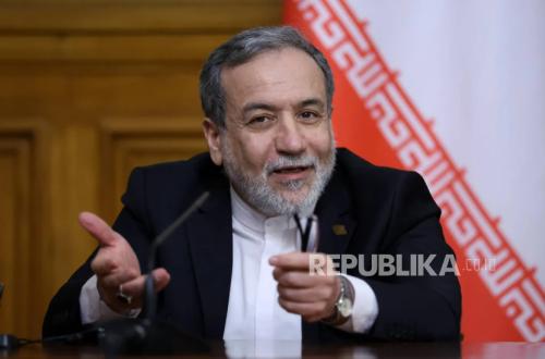 Israel-Lebanon Ceasefire, Iran Announces Strait of Hormuz Now Open