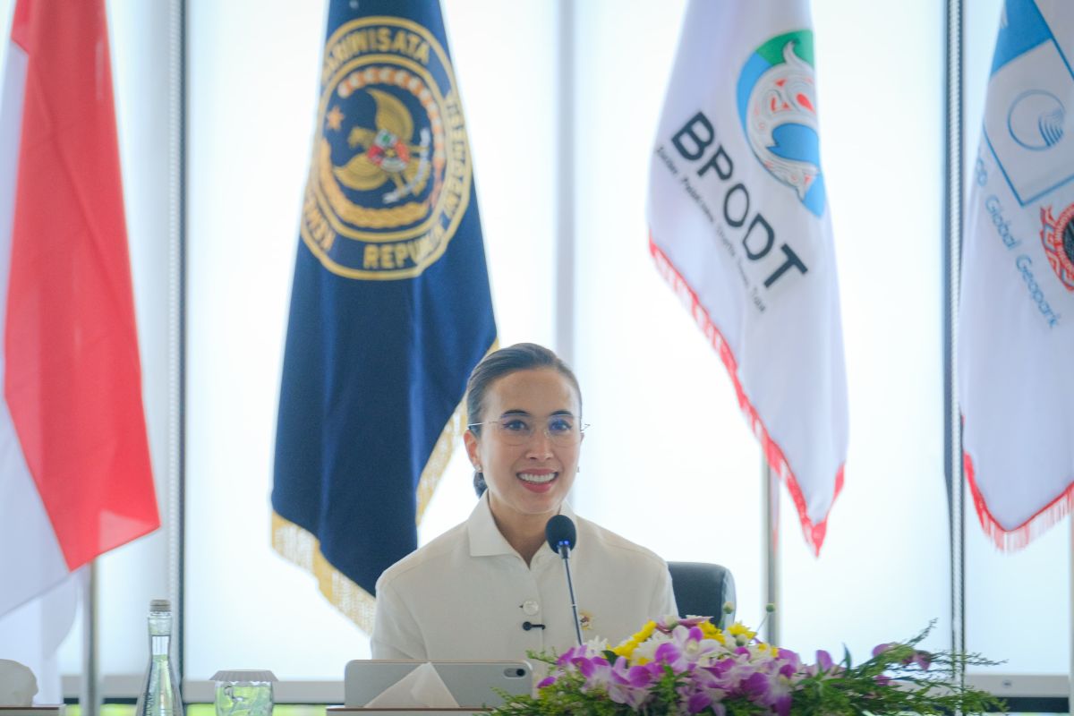 Tourism Minister Emphasises Synchronisation of Lake Toba Development Master Plan