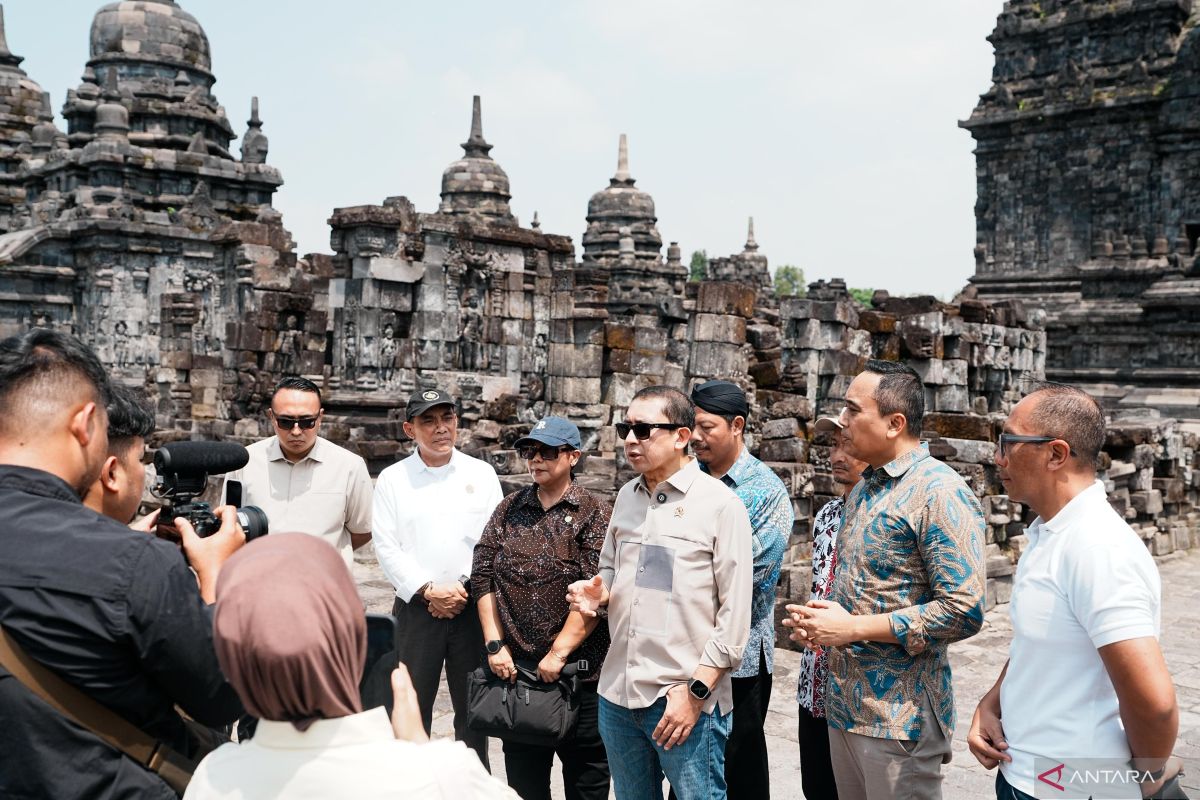 Culture Minister Emphasises the Importance of Accelerating Temple Restoration