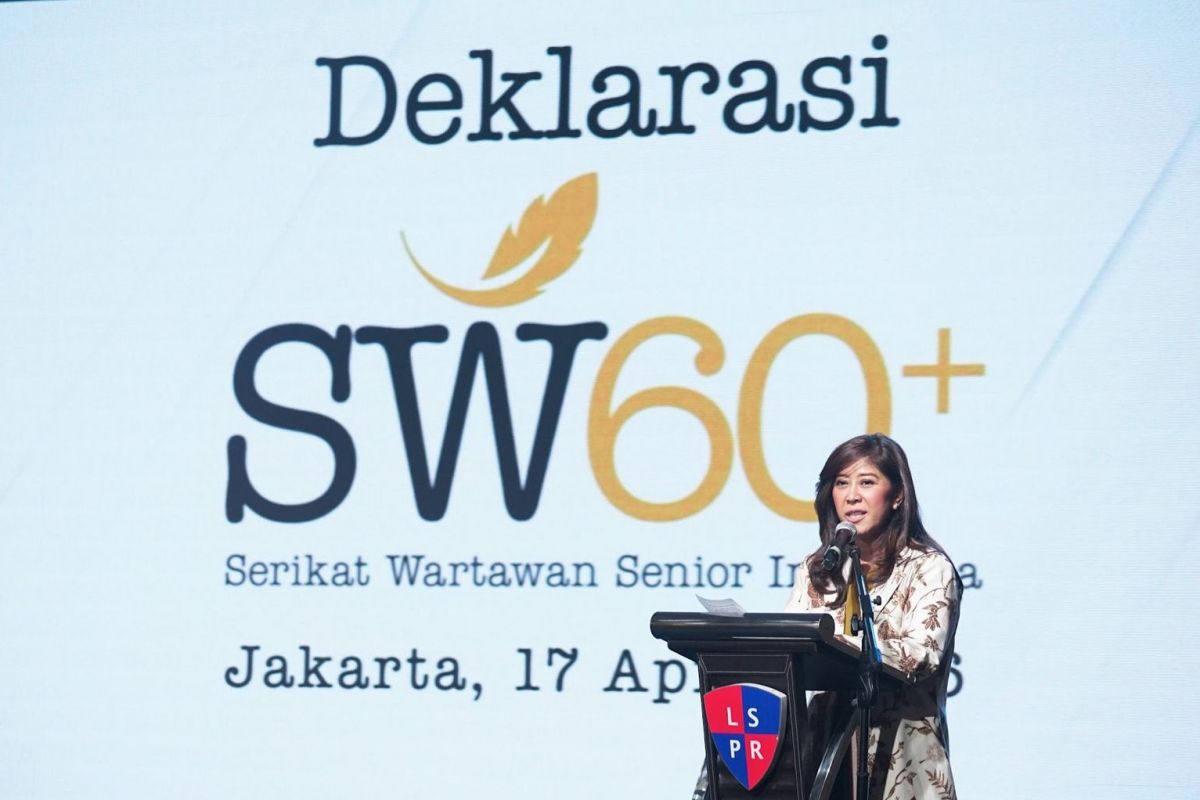Communications Minister states senior journalists are key to maintaining journalistic standards