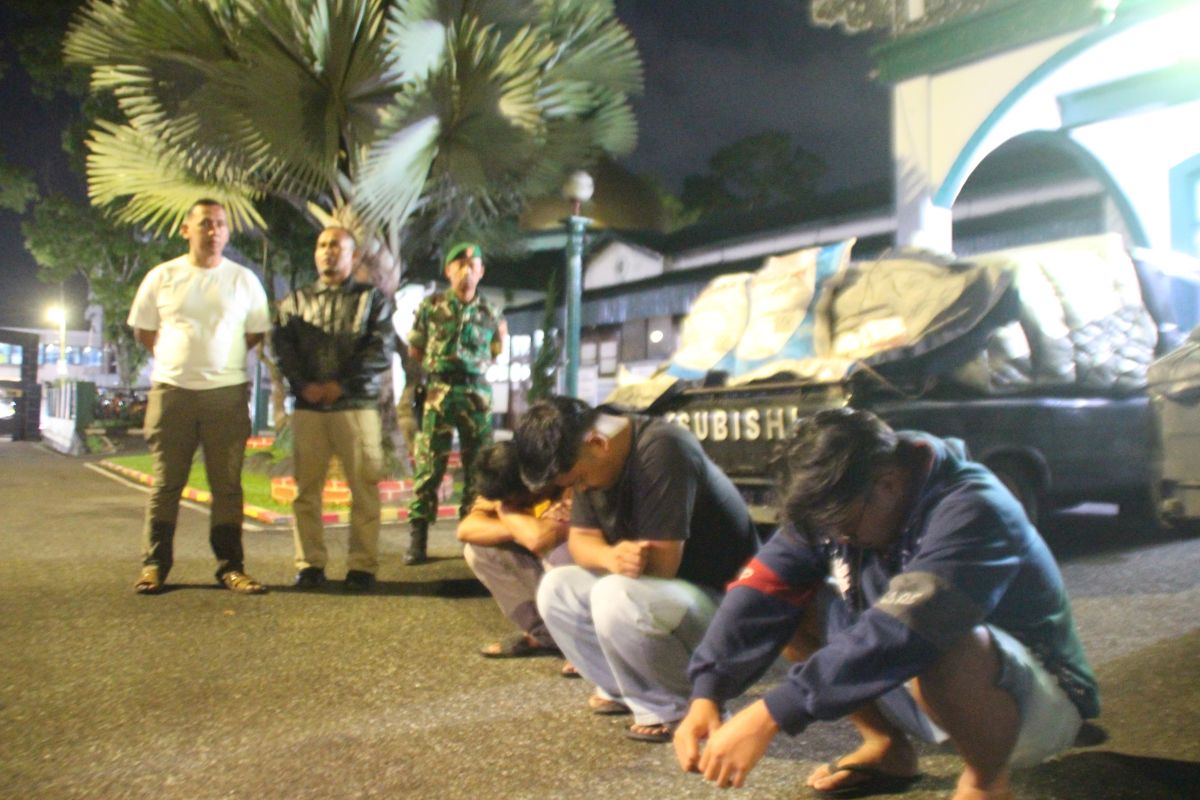 TNI Foils Sale of Subsidised Fertiliser from West Sumatra to Riau