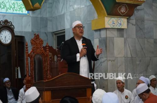 Dawn Gathering in Depok: Pradi Supriatna Urges Maintaining Harmony and Praying for Leaders