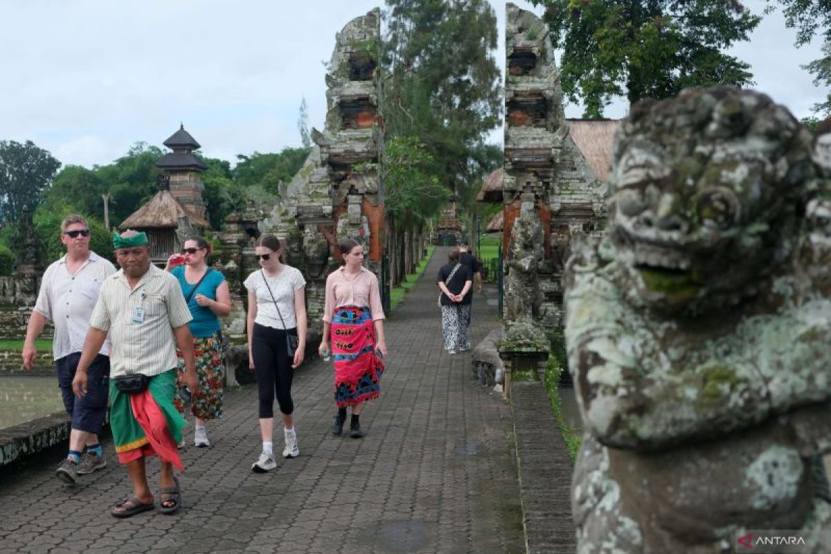 Immigration arrests British national for intimidating residents in Bali