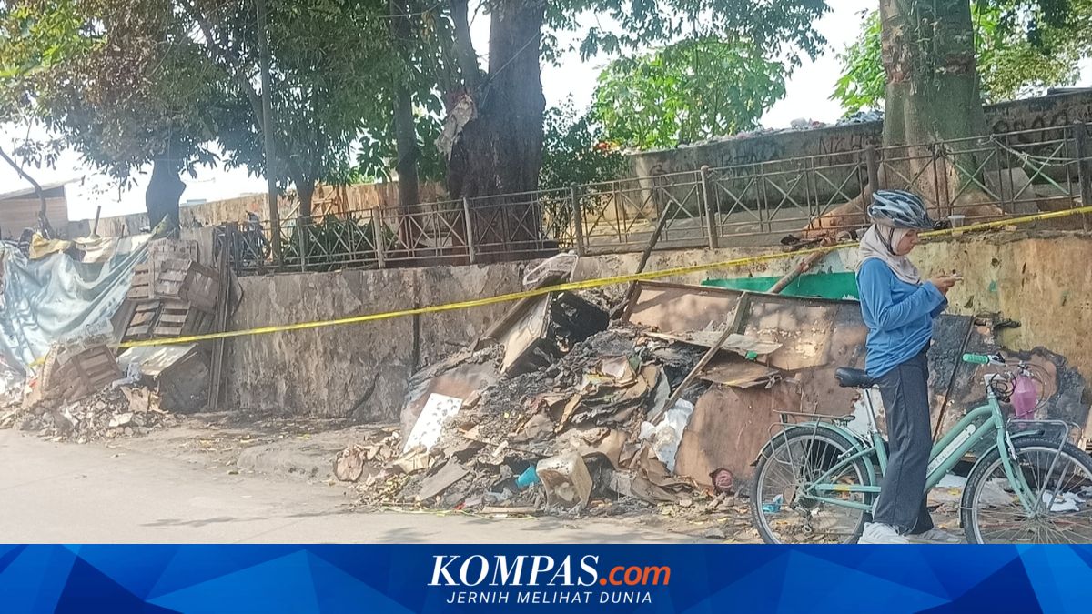 Clash in Tanah Abang, Two Traders' Stalls Burned by Brawl Perpetrators