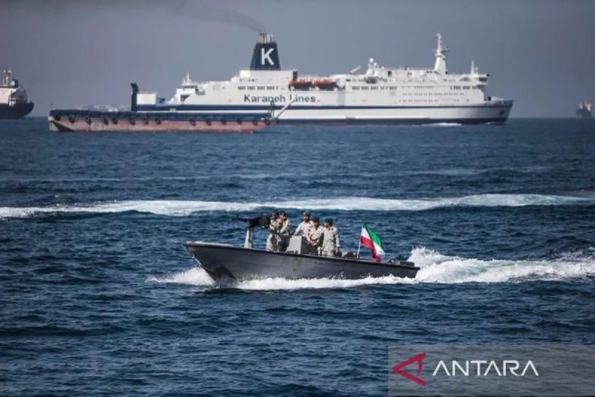 IRGC: Strait of Hormuz under strict Iranian military control