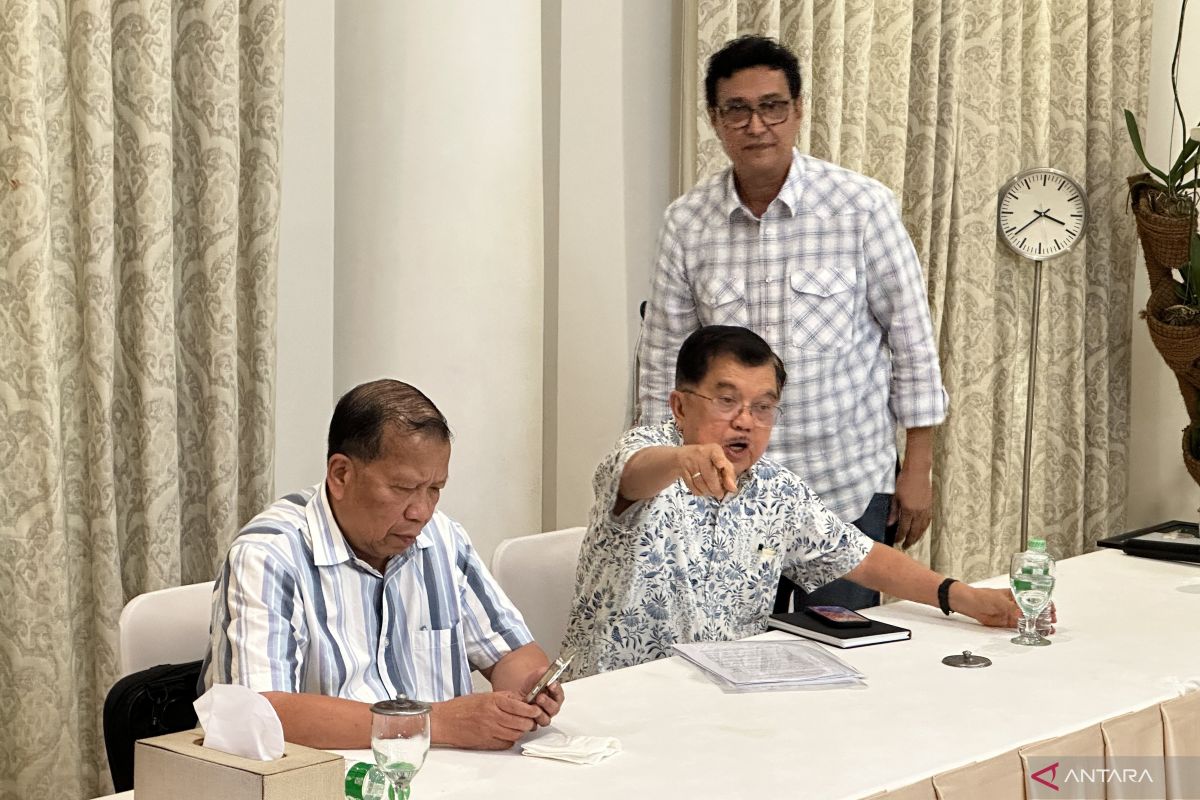 Jusuf Kalla on advising Jokowi regarding his diploma: As a senior