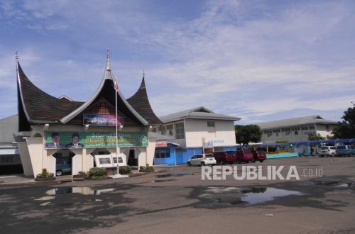 Ministry of Hajj and Umrah Distributes Nusuk Cards to Hajj Pilgrims at Padang Embarkation