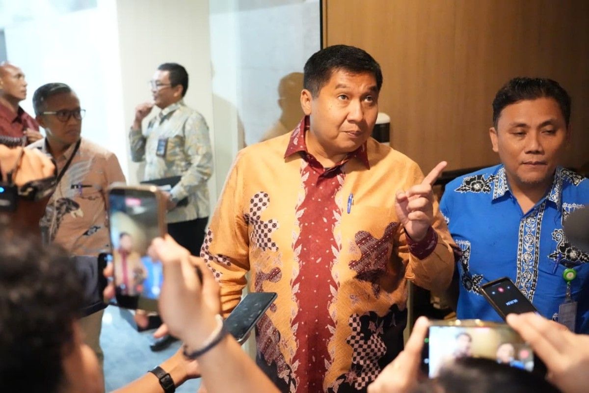 Minister of Housing and Settlements: Senen Temporary Housing Construction to Provide Decent Homes for the People