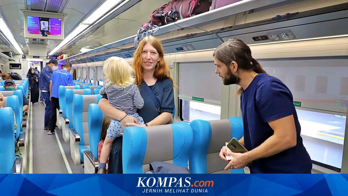 New Record: 129,105 Foreign Tourists Ride Long-Distance Trains, Here Are Their Favourite Stations