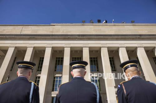 Pentagon Faces a New Enemy: Its Own Systems
