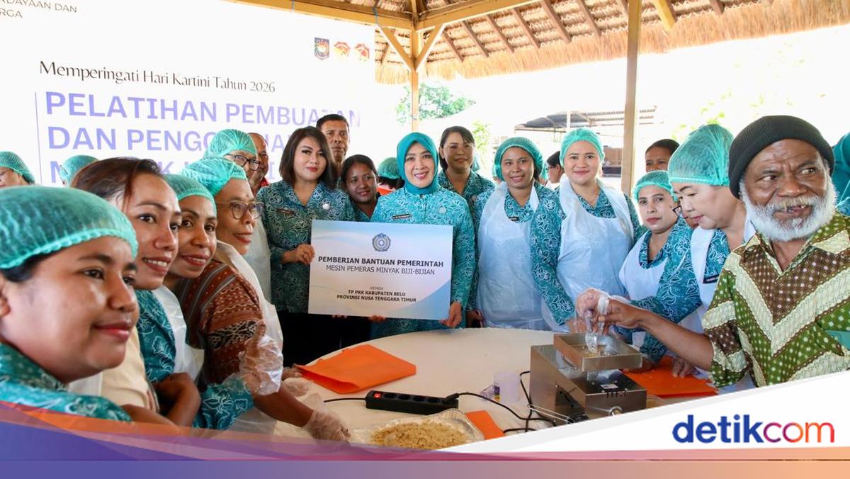 TP PKK Chair Praises Belu Regency's Leading Local Product, Kemiri Oil
