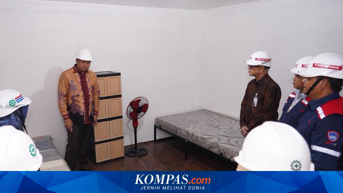 Facilities Provided to Senen Railway Track Residents in Their New Homes
