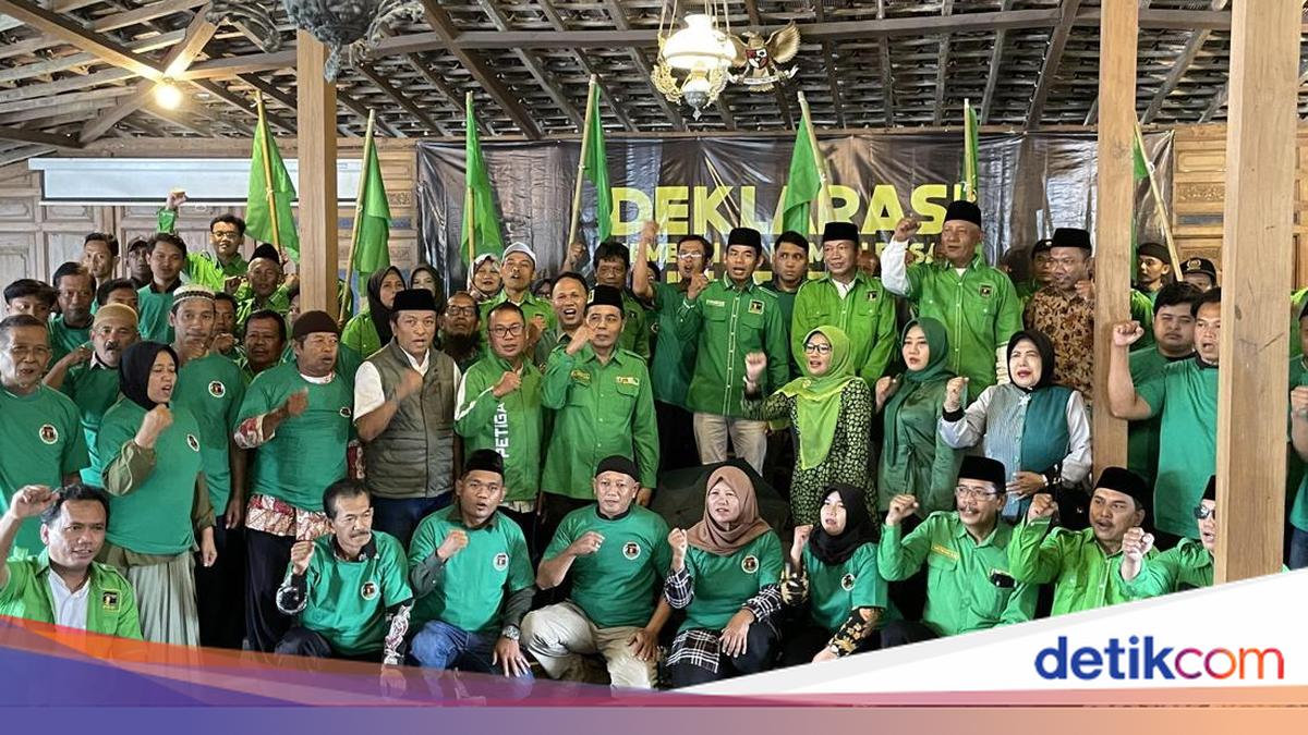 Former PAN Cadres Flock to PPP in Sleman