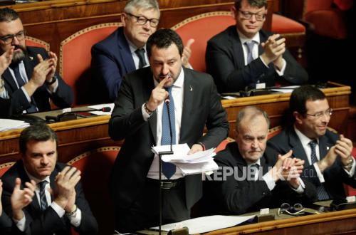 Europe on the Brink of Fracture, Italy Urges EU to Contact Putin for Oil Imports